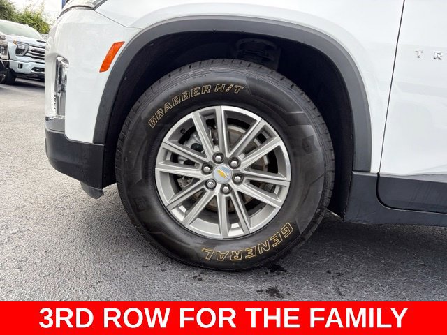 Used 2023 Chevrolet Traverse LS FWD image 9