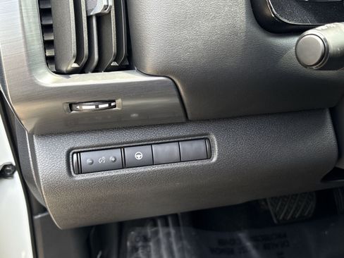 Used 2024 Nissan Pathfinder Rock Creek AWD/4WD image 22