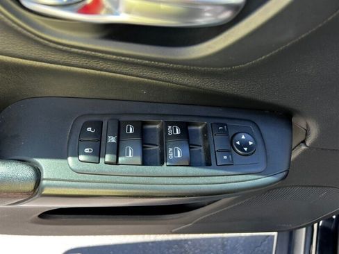 Used 2019 Jeep Cherokee Trailhawk w/ Cold Weather Group AWD/4WD image 23