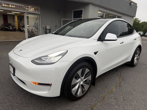 Used 2021 Tesla Model Y Long Range AWD/4WD image 3