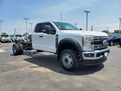 New 2025 Ford F450 XL w/ XL Chrome Package image 5