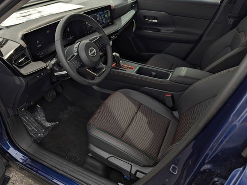 New 2026 Nissan Kicks SR FWD image 9
