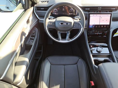 New 2025 Jeep Grand Cherokee Limited w/ Luxury Tech Group II AWD/4WD image 13