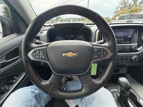 Used 2022 Chevrolet Colorado Z71 AWD/4WD image 34