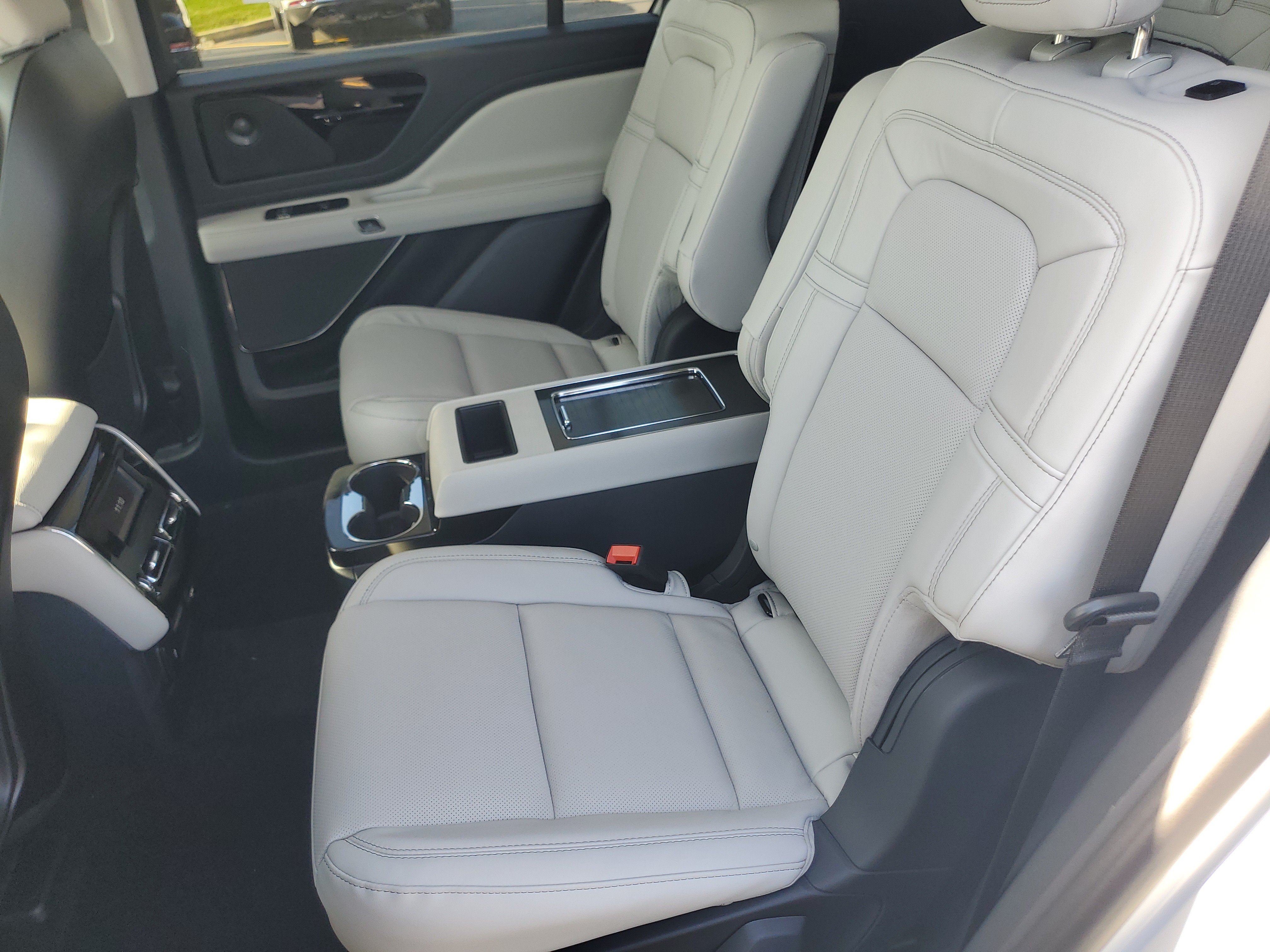 New 2027 Lincoln Aviator Reserve w/ Jet Appearance Package AWD/4WD image 27