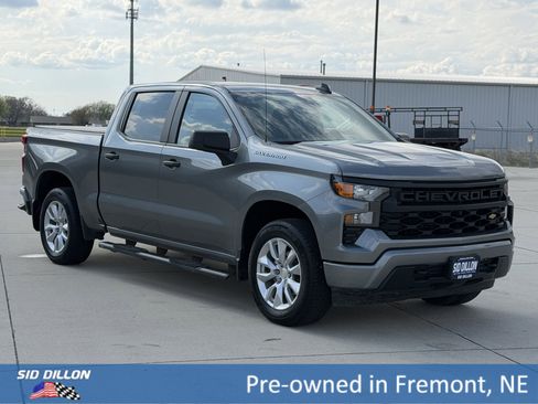 Used 2023 Chevrolet Silverado 1500 Custom image 2