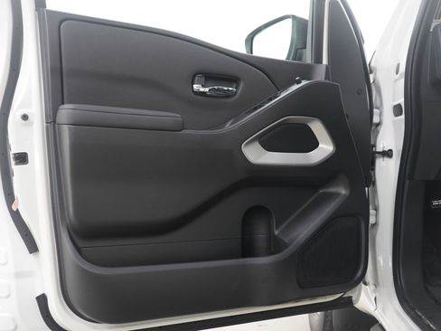 Used 2022 Nissan Frontier SV image 22