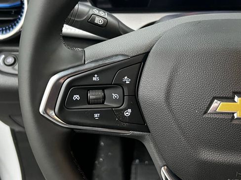 New 2026 Chevrolet Trax LT w/ Sunroof Package image 14