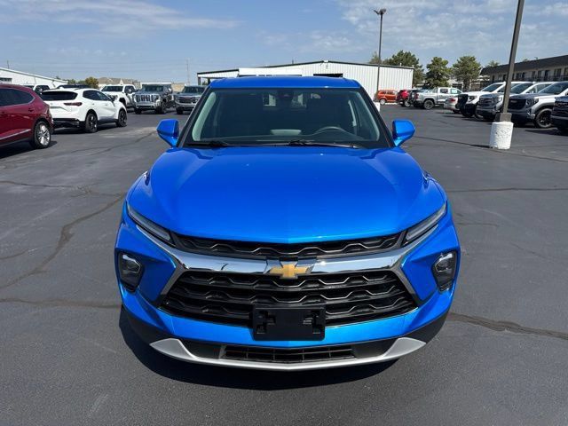 Used 2025 Chevrolet Blazer LT FWD image 9