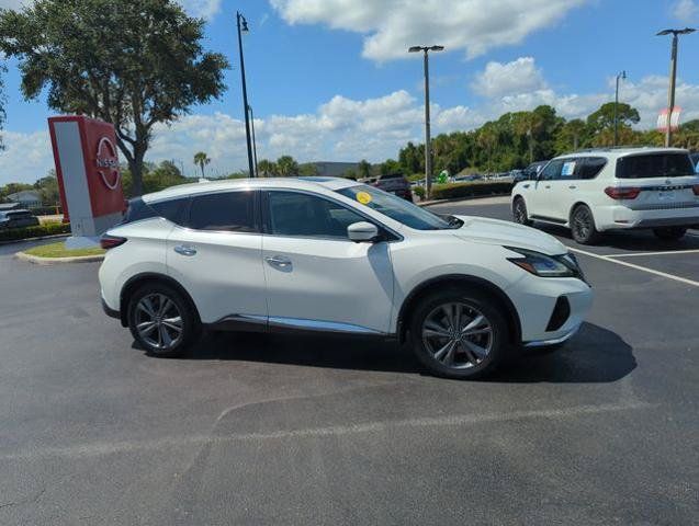 Certified 2019 Nissan Murano Platinum w/ Cargo Package AWD/4WD image 2