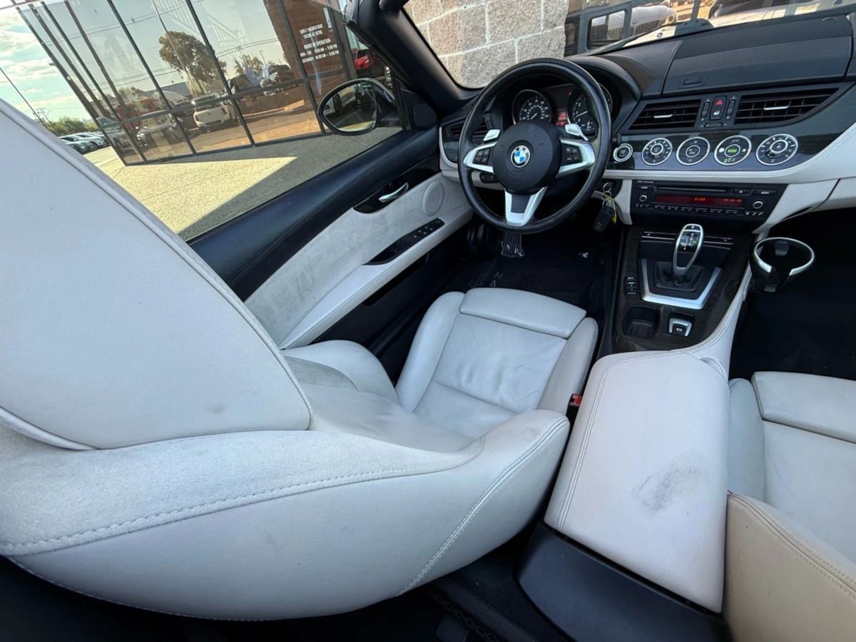 Used 2011 BMW Z4 sDrive35i RWD image 45