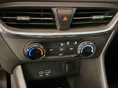 Used 2024 Buick Encore GX Preferred image 23