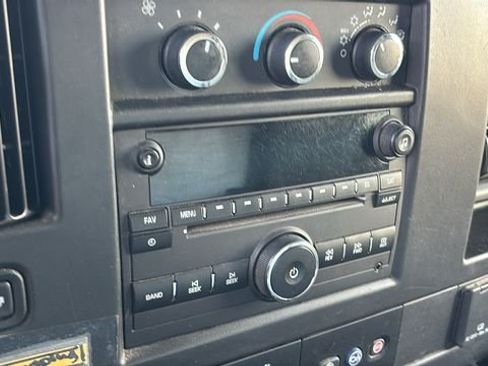 Used 2020 Chevrolet Express 3500 Extended w/ Power Convenience Package RWD image 18