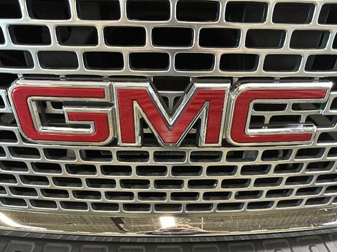 Used 2015 GMC Sierra 2500 Denali AWD/4WD image 8