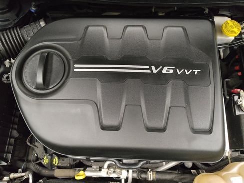 Used 2019 Jeep Cherokee Limited image 30