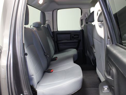 Used 2017 RAM 1500 Express AWD/4WD image 16