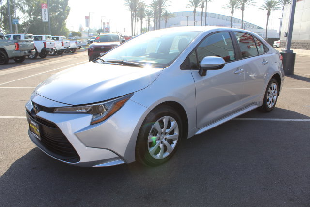 Certified 2025 Toyota Corolla LE FWD image 5