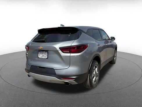 Used 2025 Chevrolet Blazer LT FWD image 13