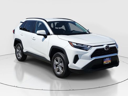 Used 2023 Toyota RAV4 XLE AWD/4WD image 3
