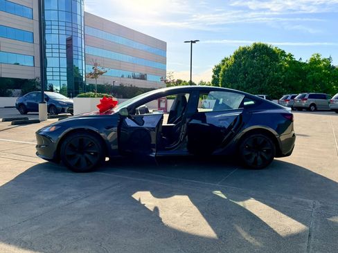 Used 2024 Tesla Model 3 Standard Range RWD image 38