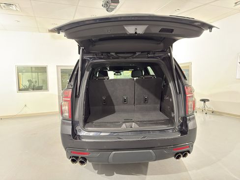 Used 2023 Chevrolet Tahoe RST w/ RST Performance Edition image 9