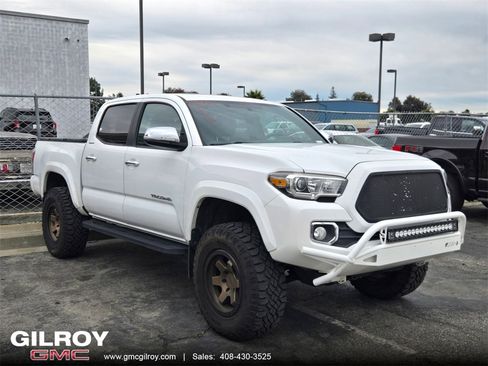 Used 2016 Toyota Tacoma Limited image 1