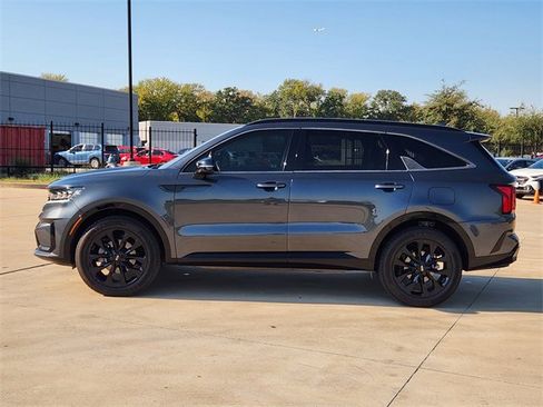 Used 2021 Kia Sorento SX image 4