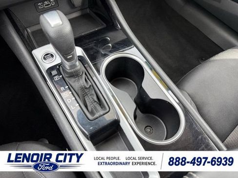 Used 2024 Nissan Altima 2.5 SV FWD image 28