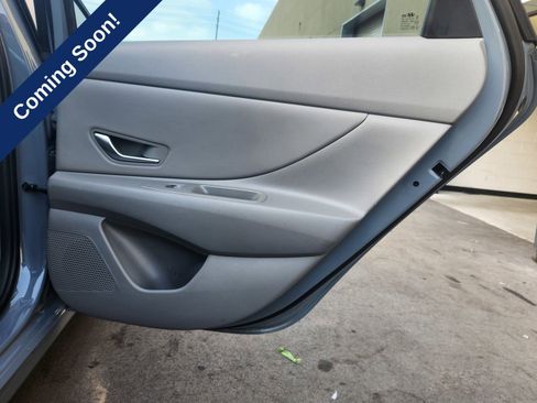 Used 2021 Hyundai Elantra SEL w/ Convenience Package FWD image 19