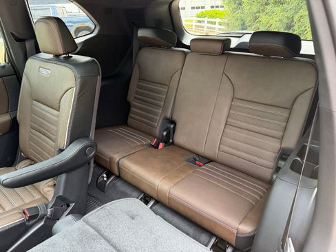 New 2026 GMC Acadia Denali Ultimate w/ LPO, Floor Liner Package AWD/4WD image 27