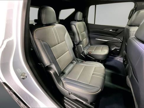 New 2026 Chevrolet Traverse High Country w/ LPO, Floor Liner Package AWD/4WD image 12