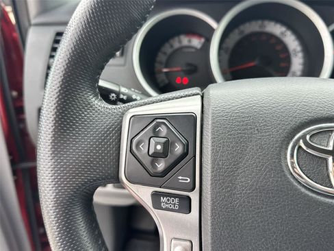 Used 2015 Toyota Tacoma 4x4 Access Cab image 18