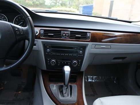 Used 2011 BMW 328i xDrive Sedan image 14