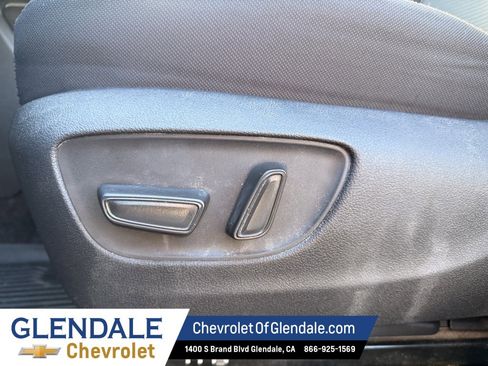 Used 2023 Toyota Highlander L image 17