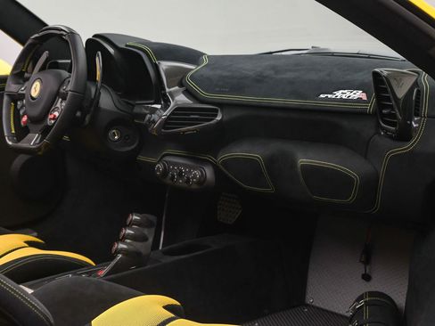 Used 2015 Ferrari 458 Speciale A image 18