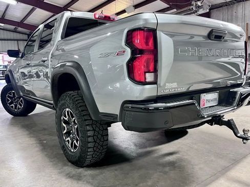Used 2025 Chevrolet Colorado ZR2 AWD/4WD image 8