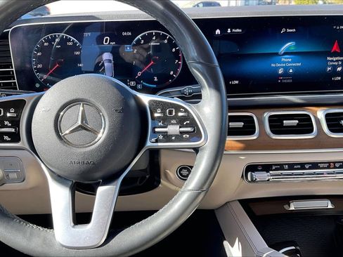 Used 2020 Mercedes-Benz GLE 350 w/ 3rd Row Seat Package image 17