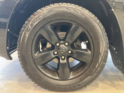 Used 2017 RAM 1500 Express w/ Black Ram 1500 Express Group image 9