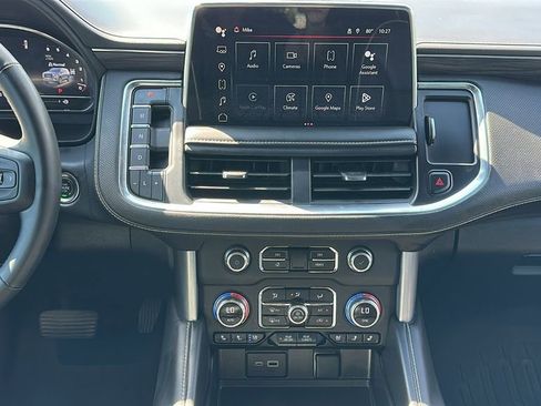 Certified 2024 GMC Yukon SLT w/ SLT Luxury Package image 11