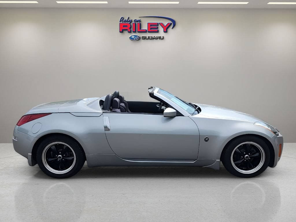 Used 2005 Nissan 350Z Enthusiast RWD image 12