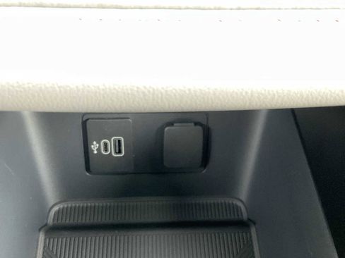 Used 2026 Ford Explorer Active w/ Active Comfort Package image 24