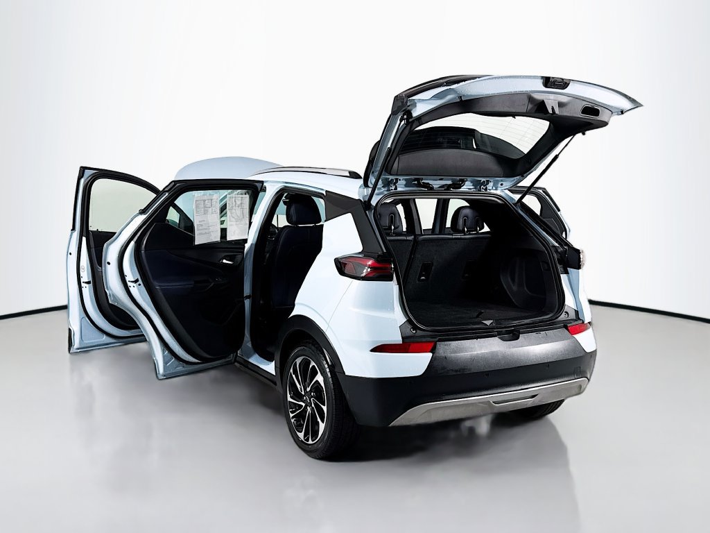 Used 2023 Chevrolet Bolt EUV Premier w/ Sun & Sound Package FWD image 24