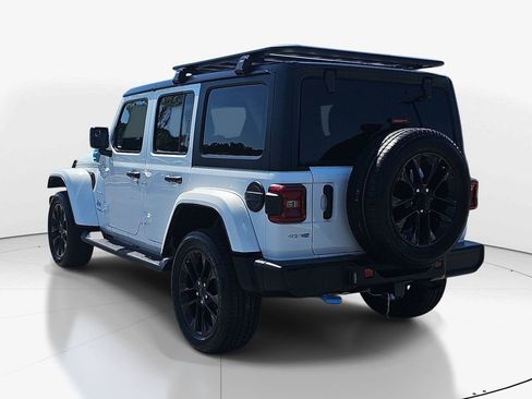 Used 2022 Jeep Wrangler Unlimited Sahara w/ Cold Weather Group AWD/4WD image 8