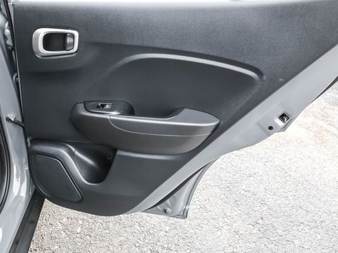 Certified 2023 Hyundai Venue SE image 29