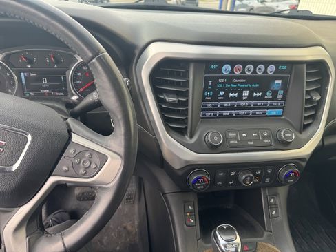 Used 2018 GMC Acadia SLE image 11