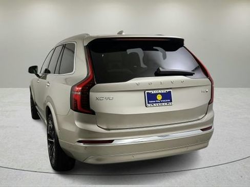 New 2026 Volvo XC90 T8 Plus w/ Protection Package Premier AWD/4WD image 5