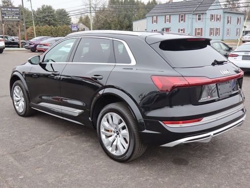 Used 2022 Audi e-tron S Premium Plus image 7