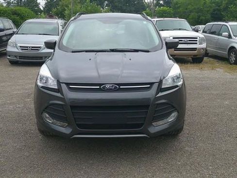Used 2016 Ford Escape SE w/ Equipment Group 201A FWD image 2