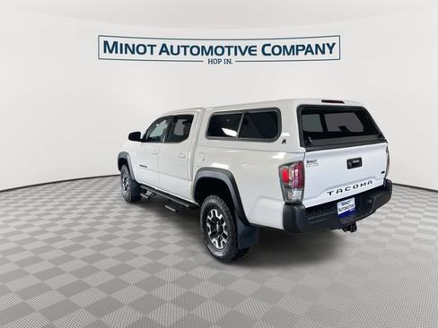 Used 2022 Toyota Tacoma TRD Off-Road AWD/4WD image 7