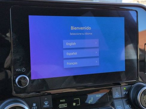 Used 2023 Toyota Highlander LE image 18